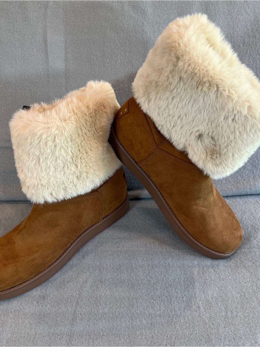 GBG Los Angeles Chestnut Suede Faux Fur Cuff Winter Boots